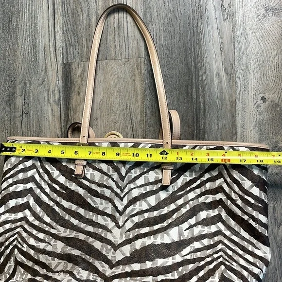 Michael Kors Large Vanilla Tiger Jet Set Multifunction Tote Bag Saffiano Leather